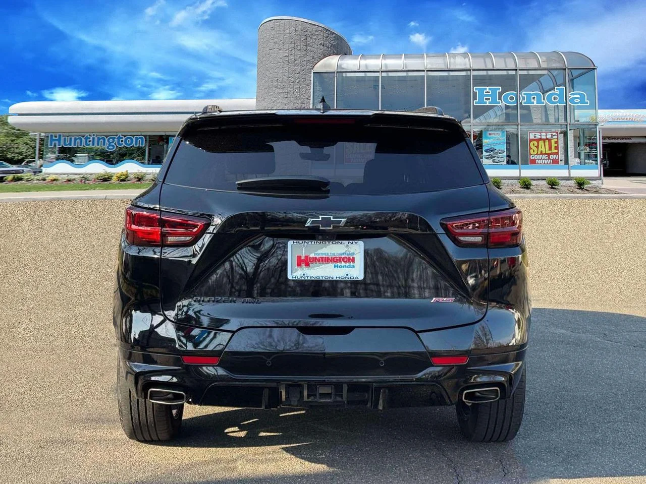 Used 2023 Black Chevrolet AWD RS image 6