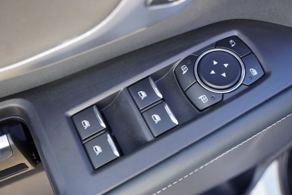 Used 2025 Silver Ford Platinum image 27