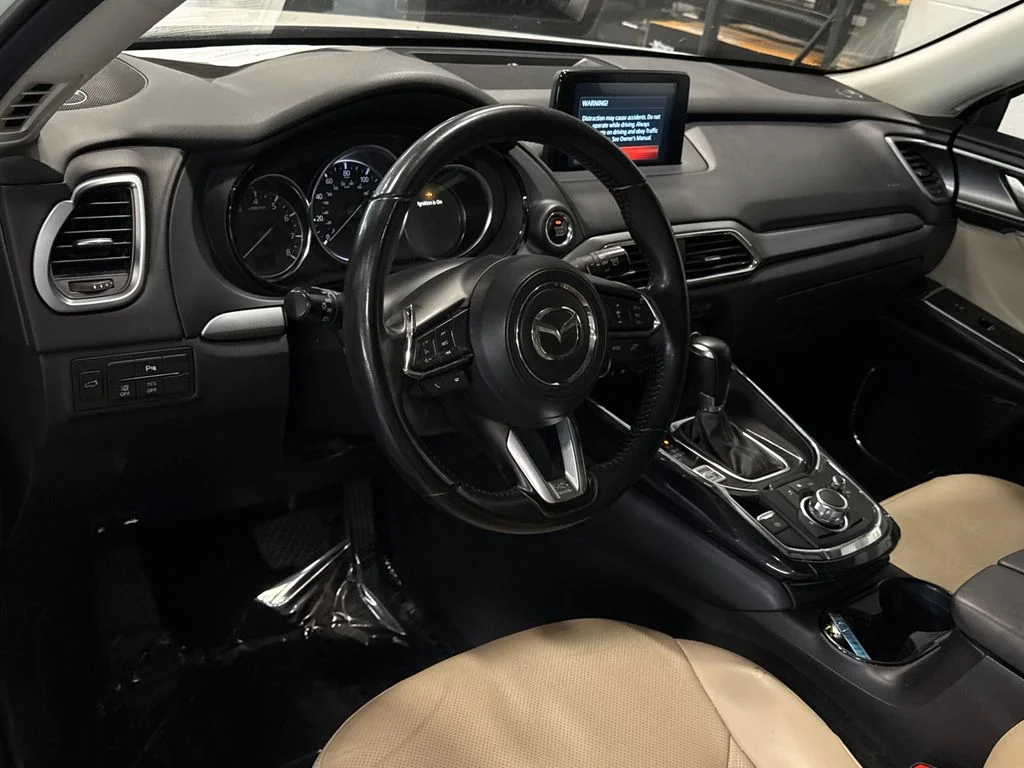 Used 2018 White Mazda Touring image 6