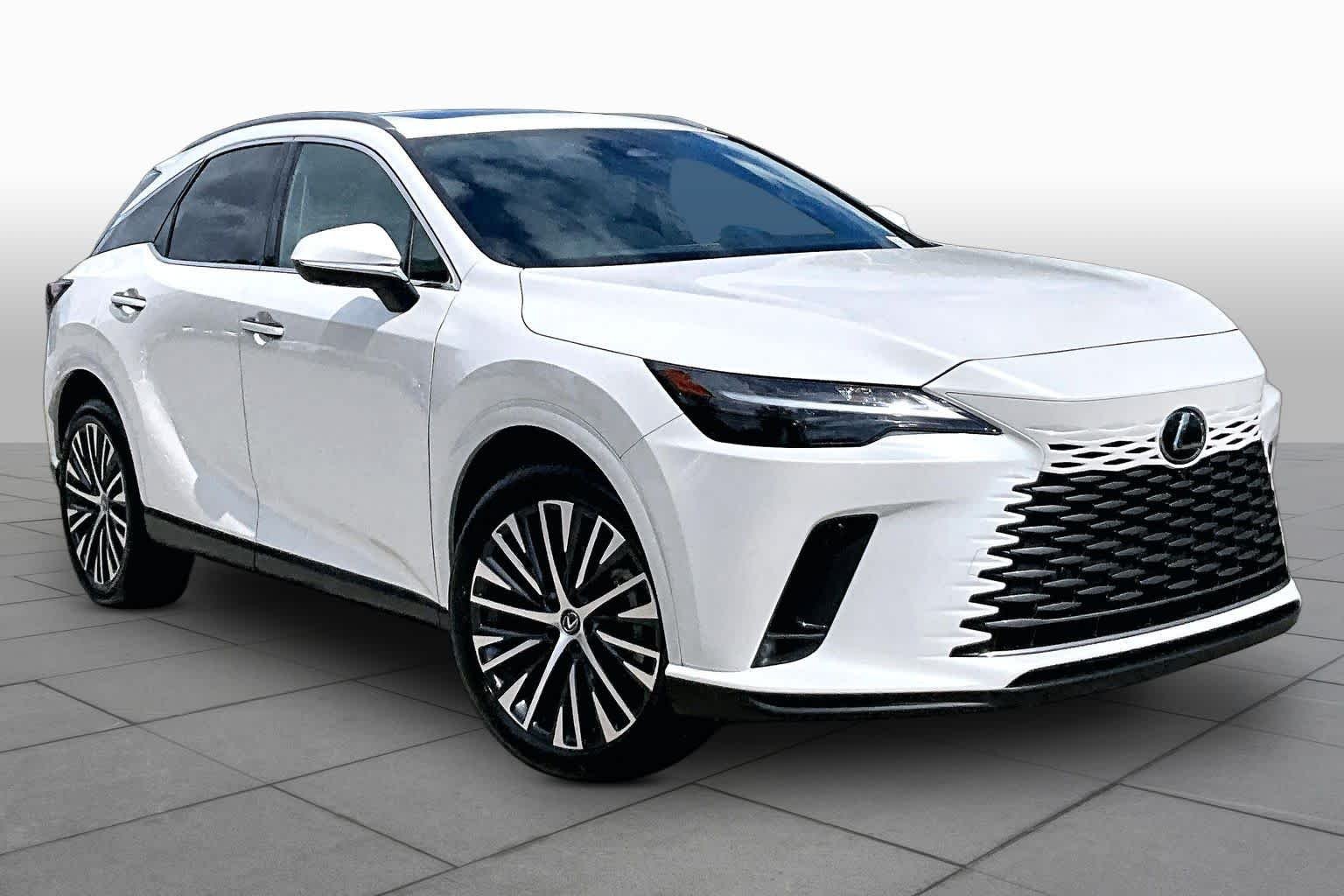 Used 2025 Eminent White Pearl Lexus Premium Plus image 3