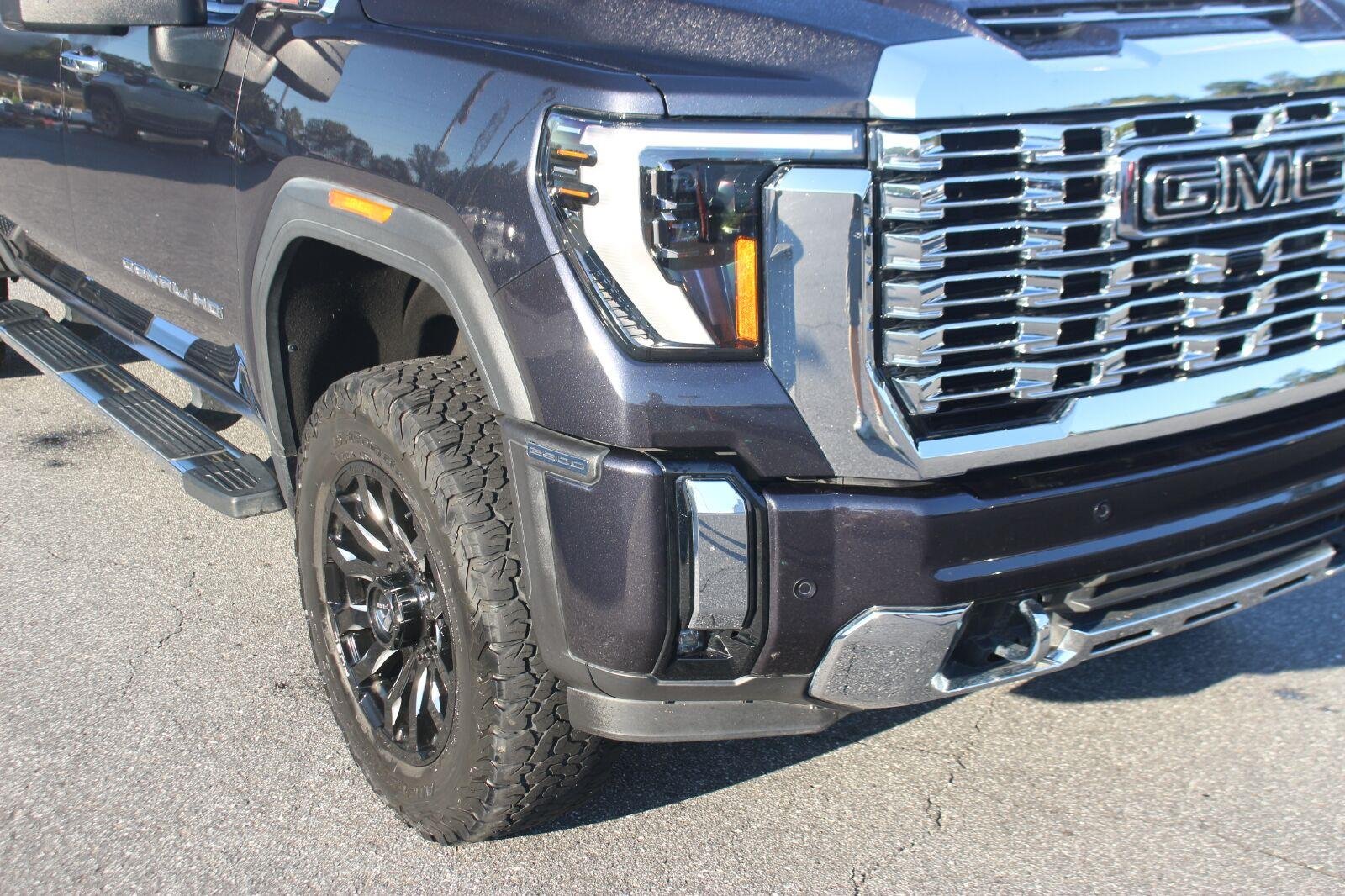 Used 2024 Titanium Rush Metallic GMC Denali image 9