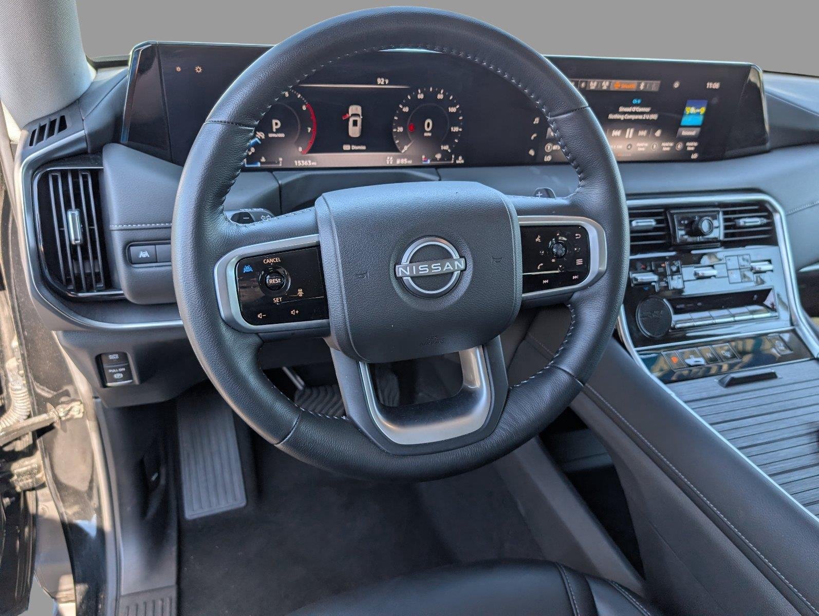 Used 2025 Super Black Nissan SV image 4