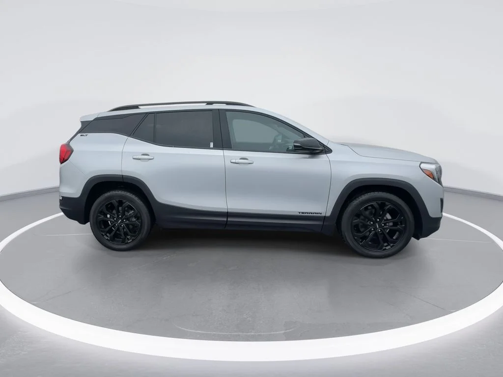 Used 2021 Silver GMC SLT image 9