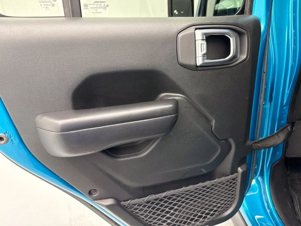 2020 Jeep Wrangler UNLIMITED SPORT Convertible Slide 14