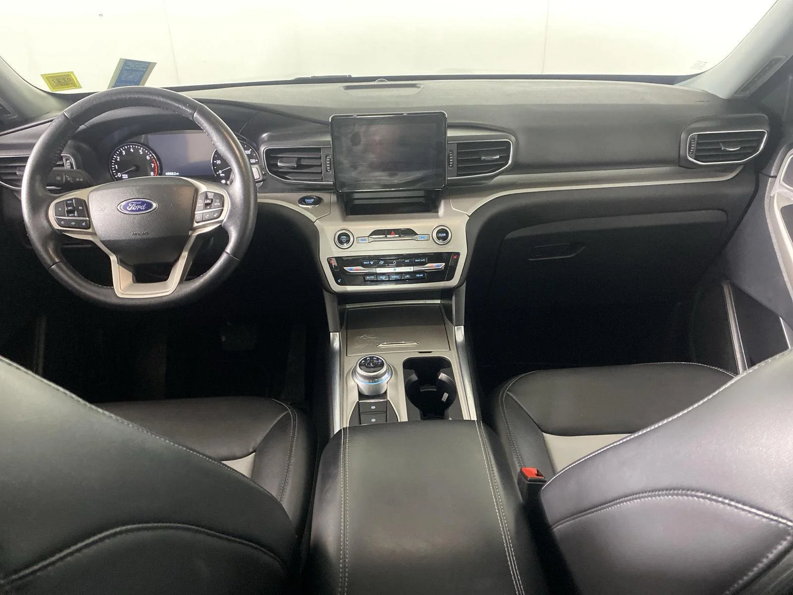 Used 2023 Agate Black Ford XLT image 25