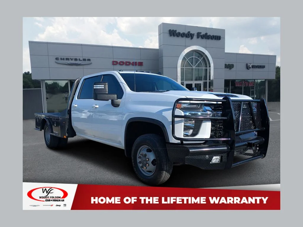 Used 2022 White Chevrolet LT image 1