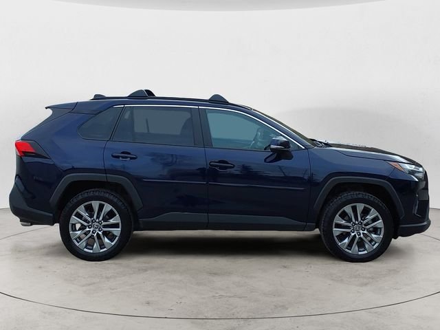 Used 2024  Toyota XLE Premium image 6