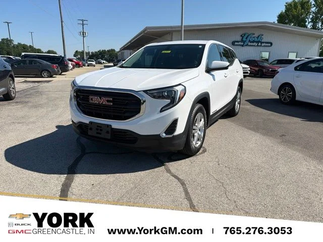 Used 2018 White GMC SLE image 1