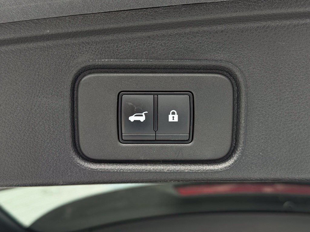 Used 2025 Gray Nissan SV image 17