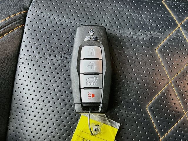 2023 Mitsubishi Outlander Plug-In Hybrid 40th Anniversary - Photo 12