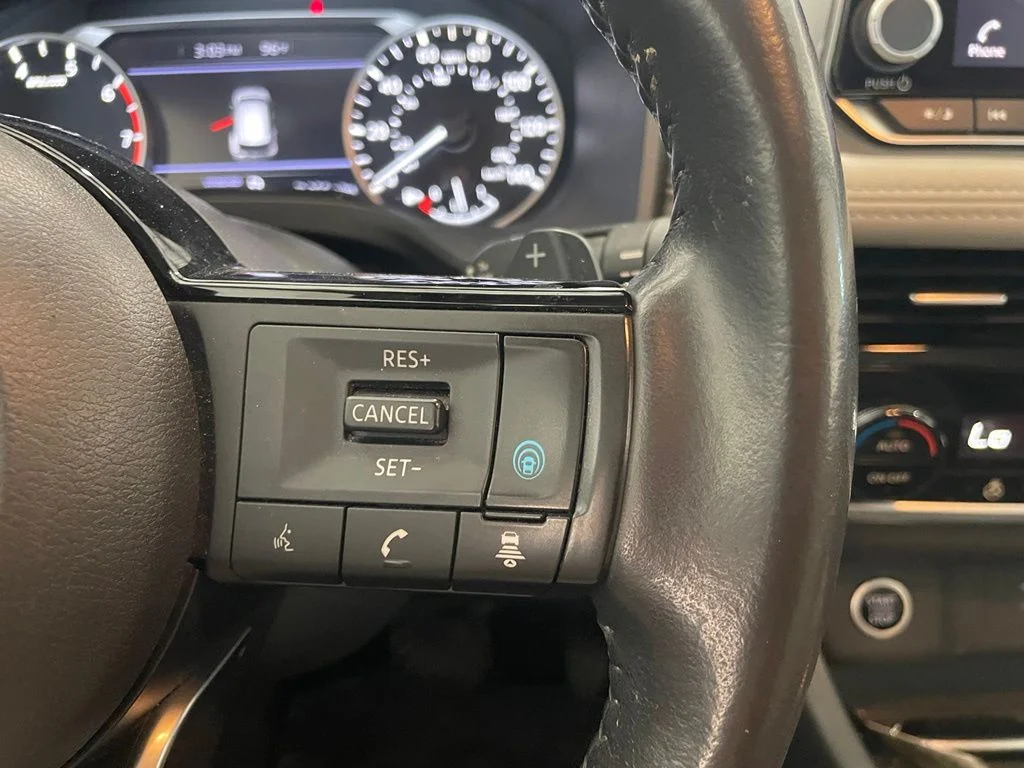 Used 2023 White Nissan SV image 14