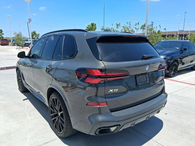 Used 2025 Gray BMW sDrive40i image 4