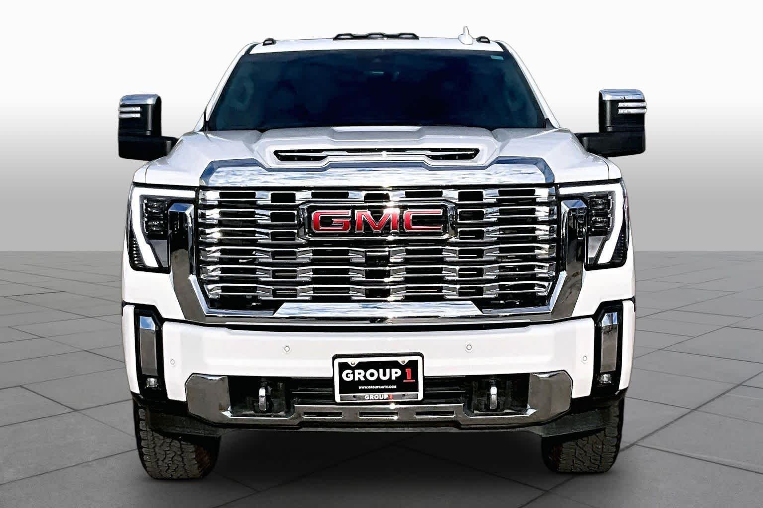 Used 2025 Summit White GMC Denali image 4