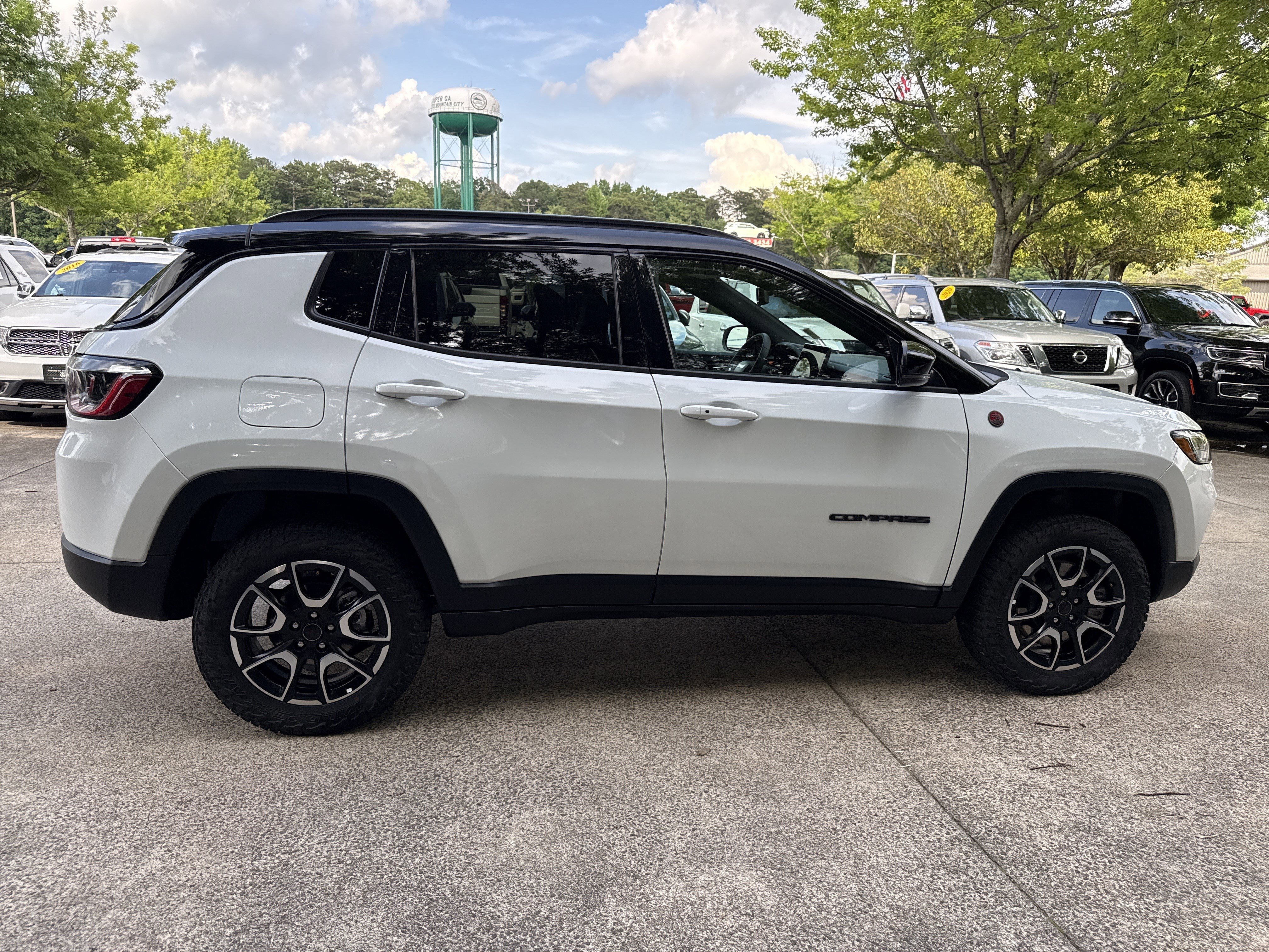 Used 2025 Bright White Clearcoat Jeep Trailhawk image 8
