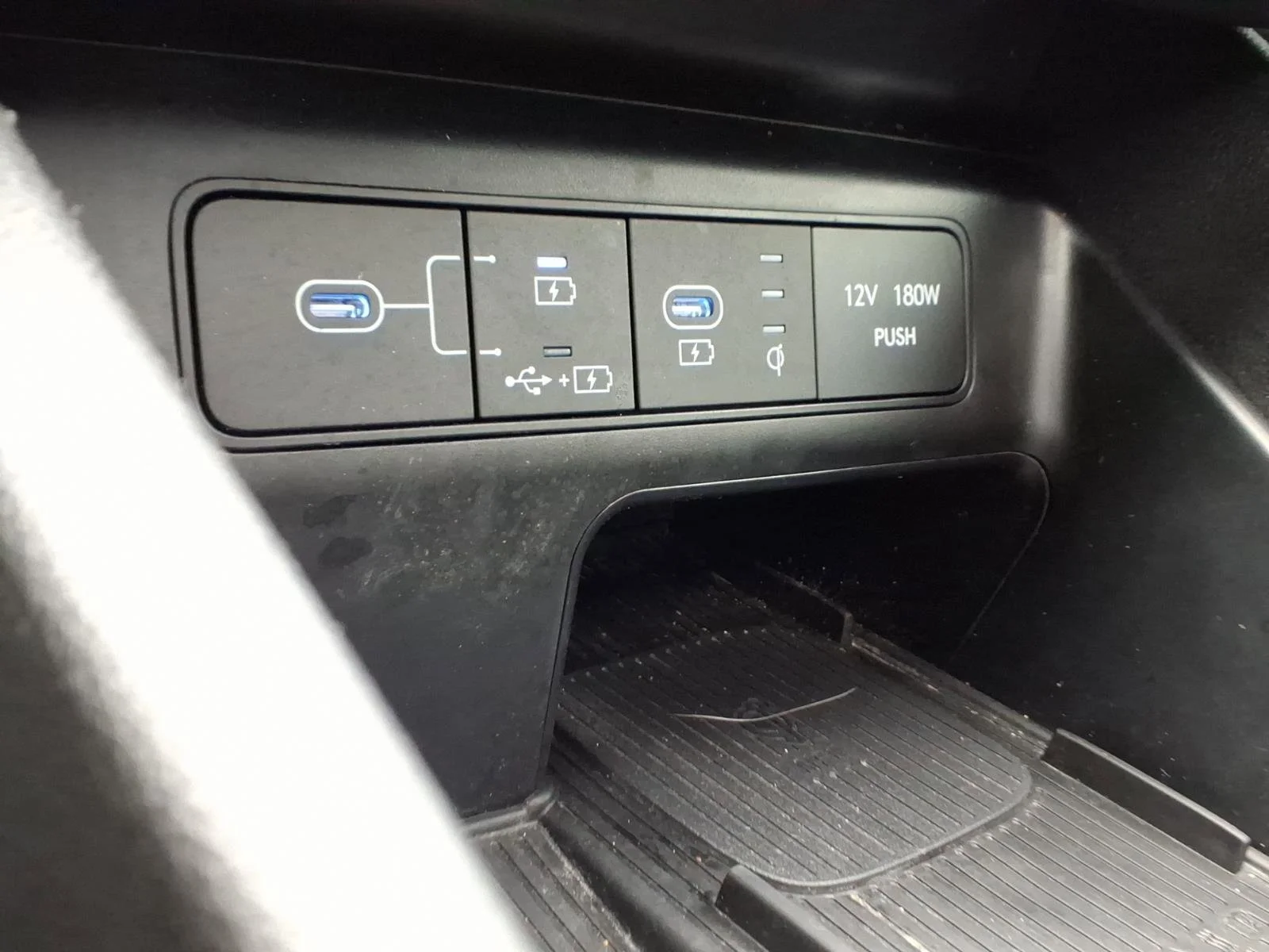 Used 2025 Serenity White Pearl Hyundai SEL Convenience image 17