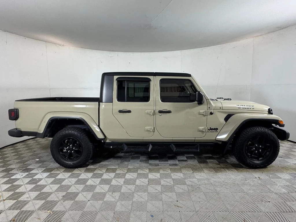 Used 2022 Beige Jeep Willys image 2