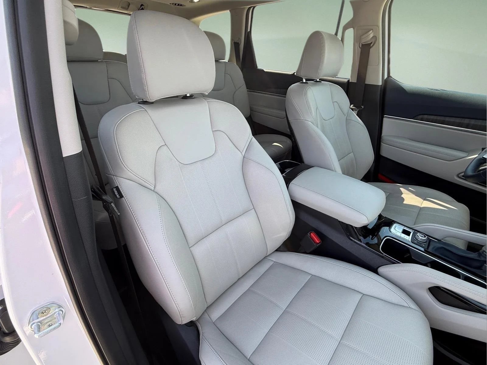Used 2023 Glacial White Pearl Kia SX image 20