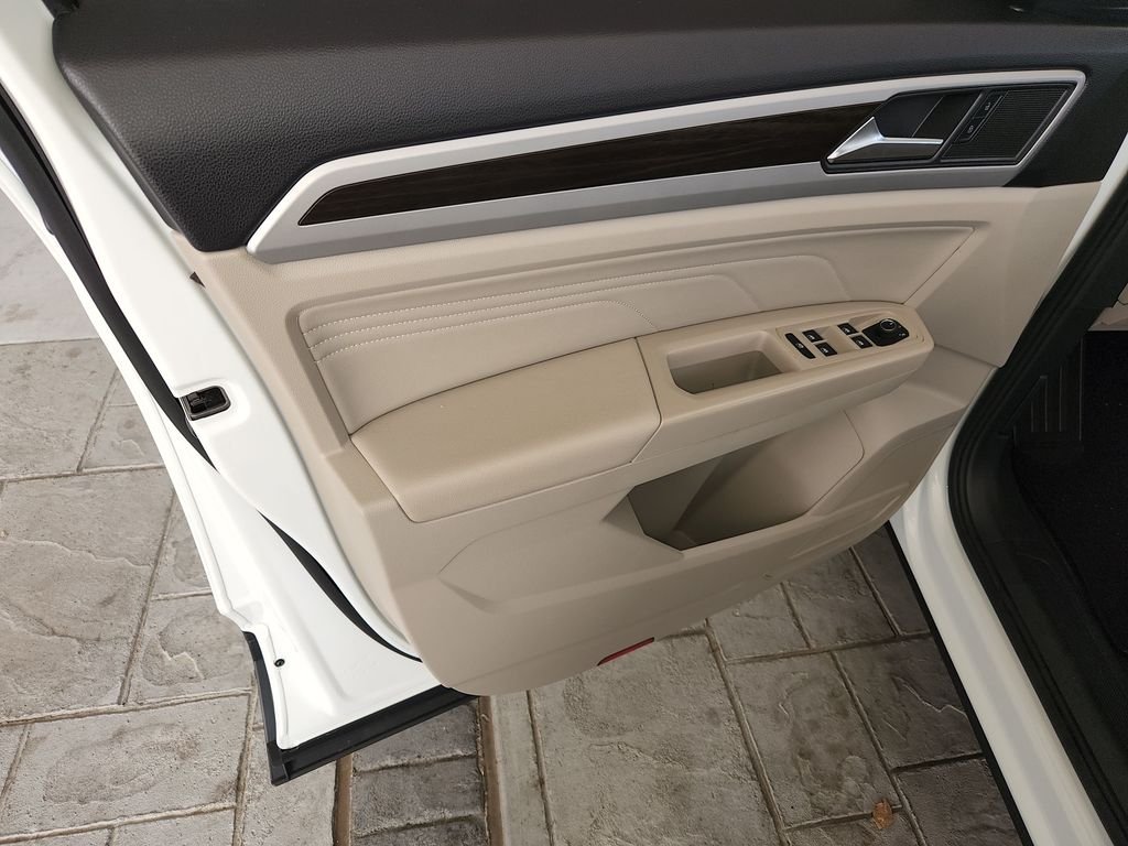 Used 2023 White Volkswagen 2.0T SE image 28