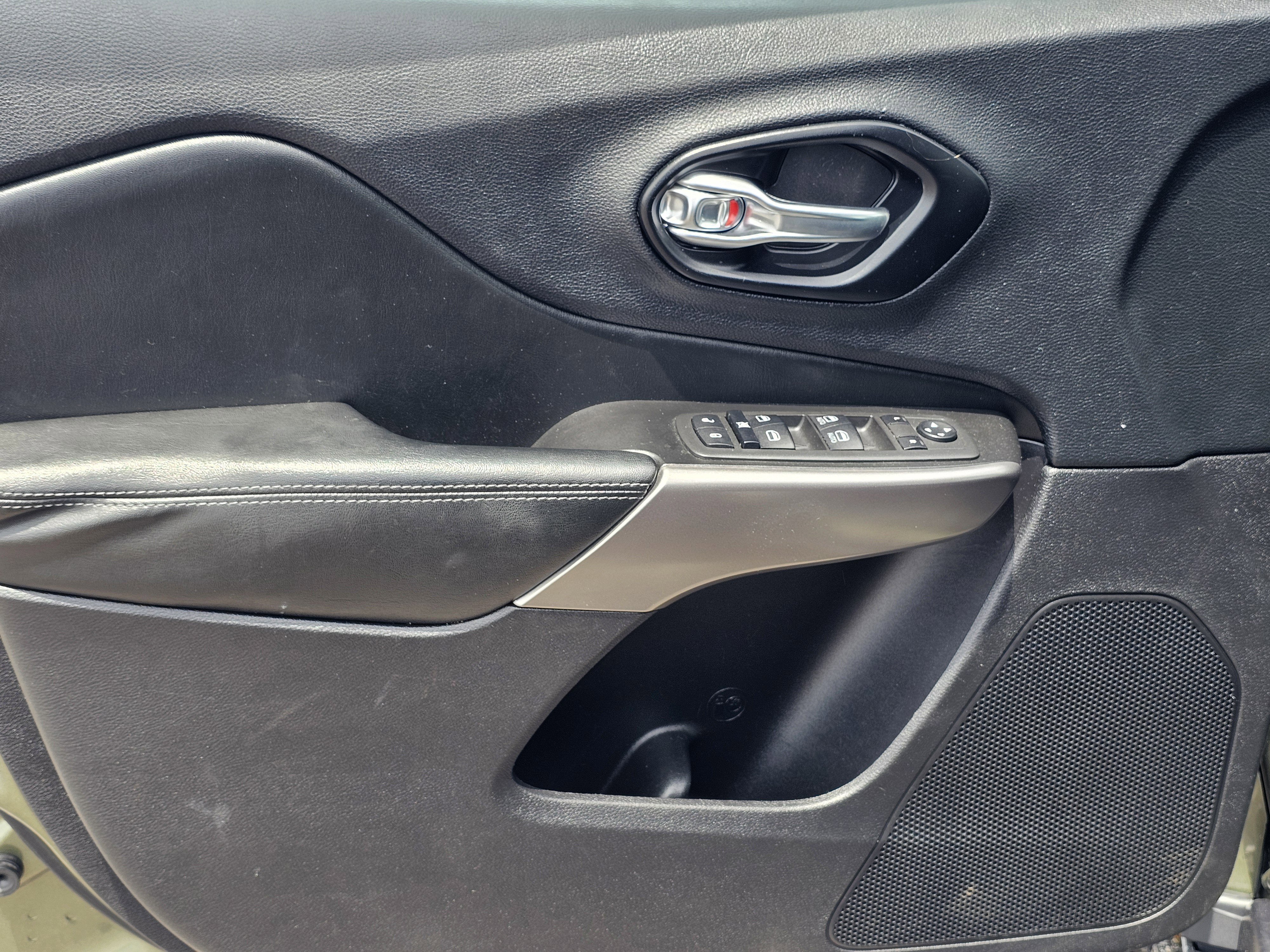 2021 Jeep Cherokee Latitude - Photo 15