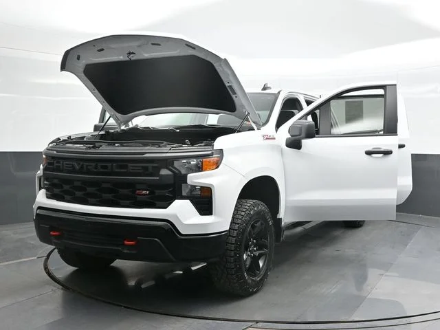Used 2025 White Chevrolet Custom Trail Boss image 30