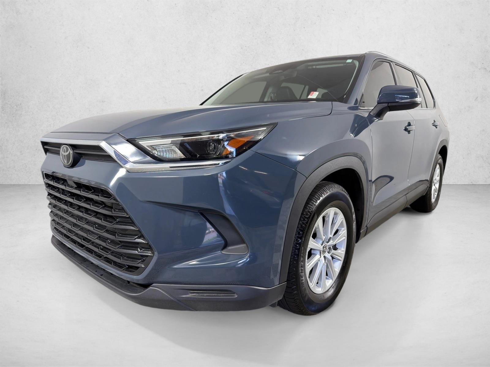 Used 2025 Storm Cloud Toyota XLE image 7