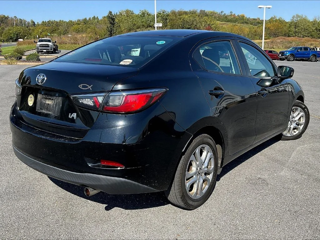 Used 2017 Black Toyota Base image 4