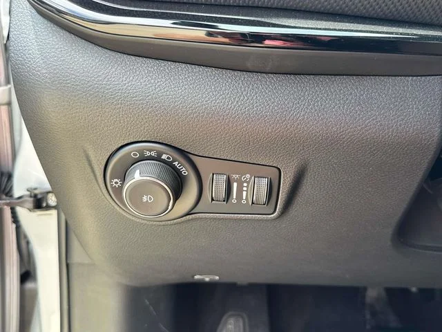 New 2026 Silver Jeep Latitude image 22