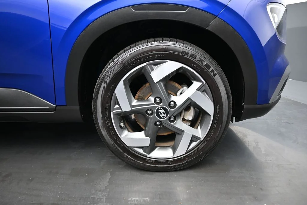 Used 2025 Blue Hyundai SEL image 10
