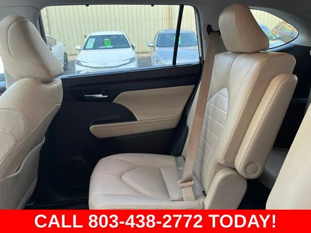 Used 2020 White Toyota XLE image 13