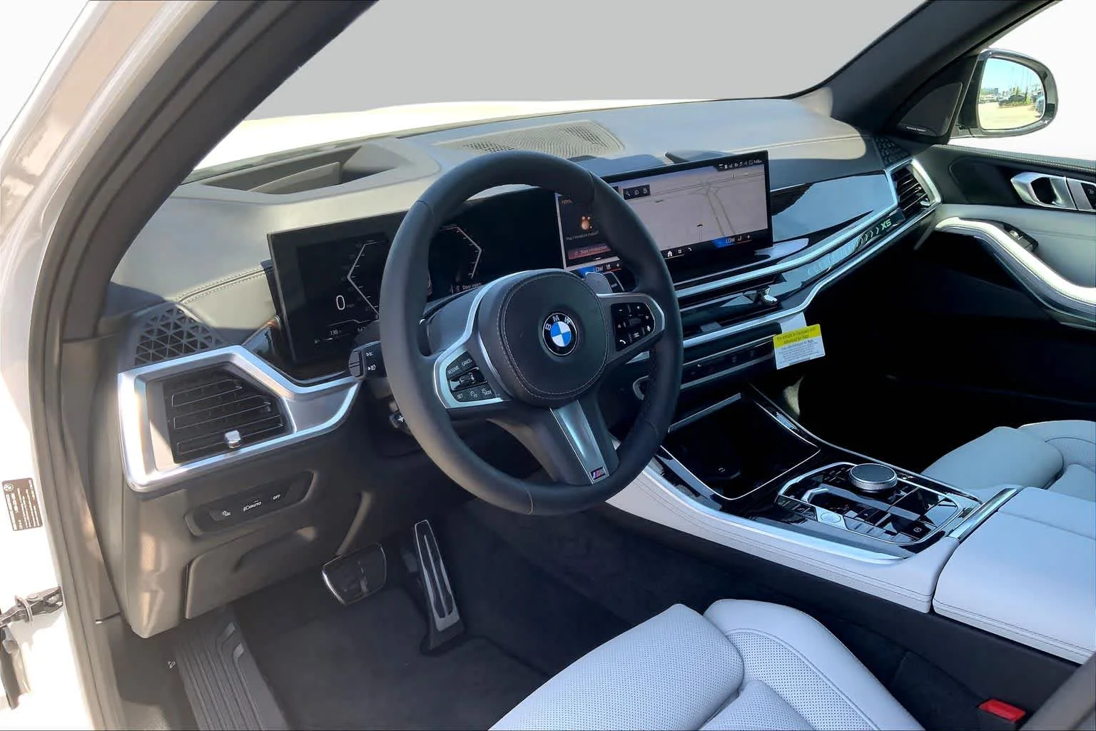 New 2026 Mineral White Metallic BMW xDrive40i image 8