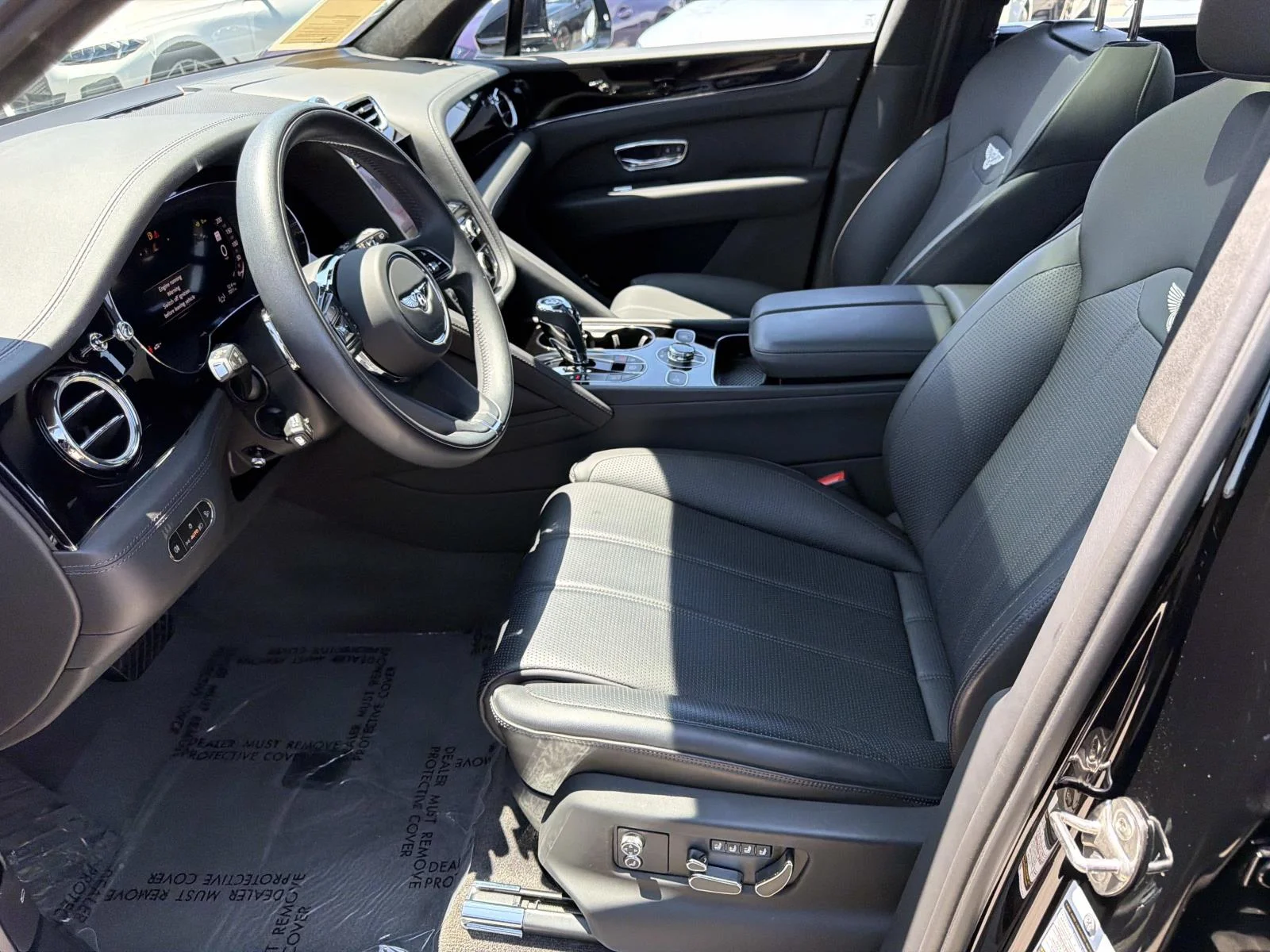 2024 Bentley Bentayga - Photo 18