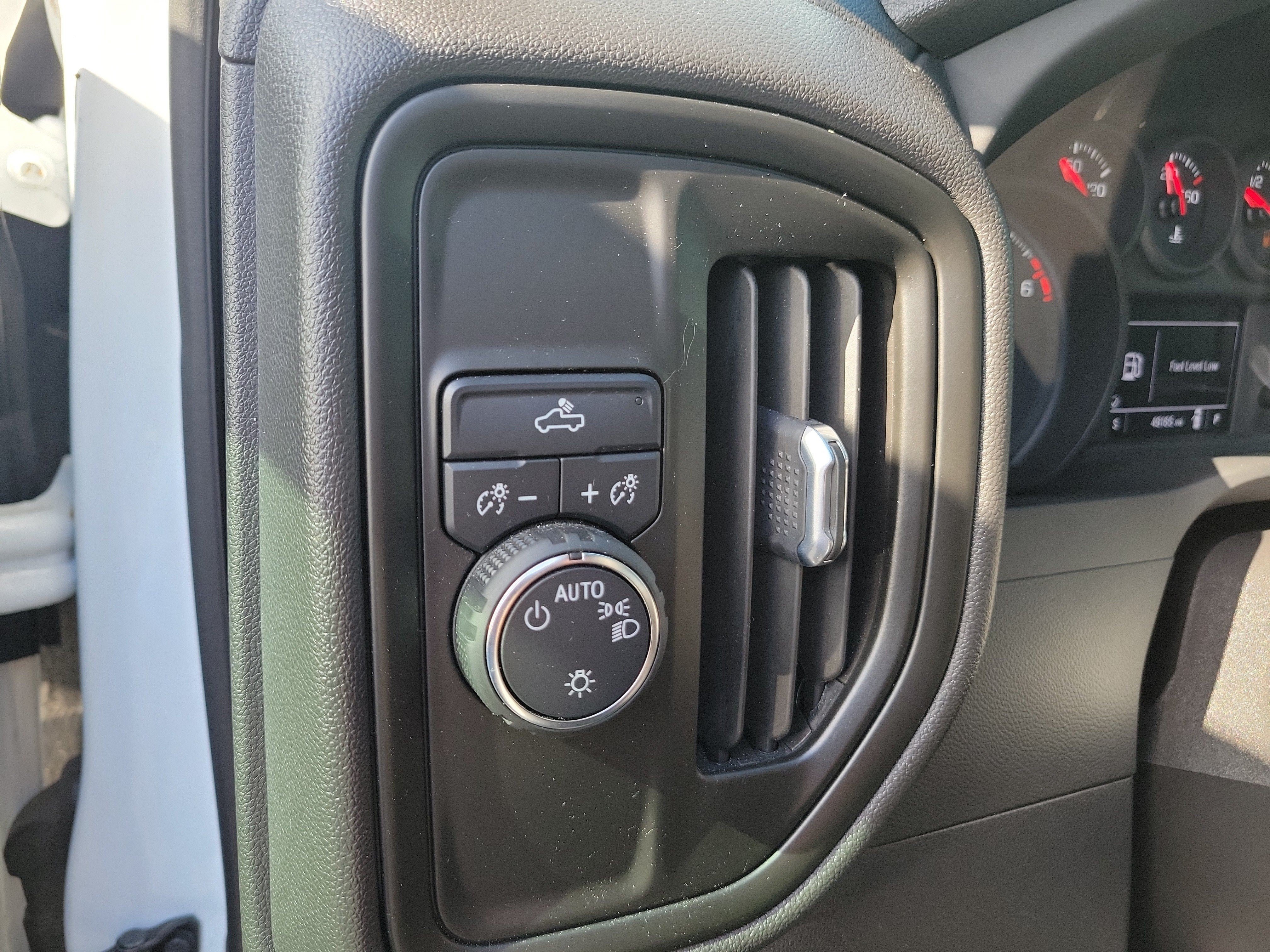 Used 2022 Summit White Chevrolet Custom image 22