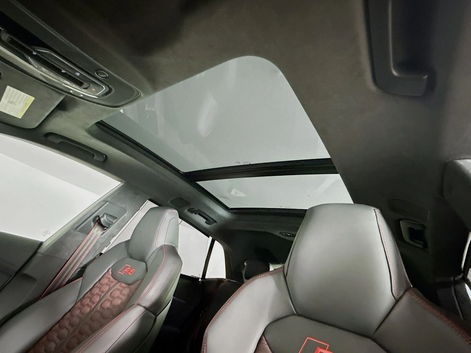 New 2025 White Audi 4.0T image 23