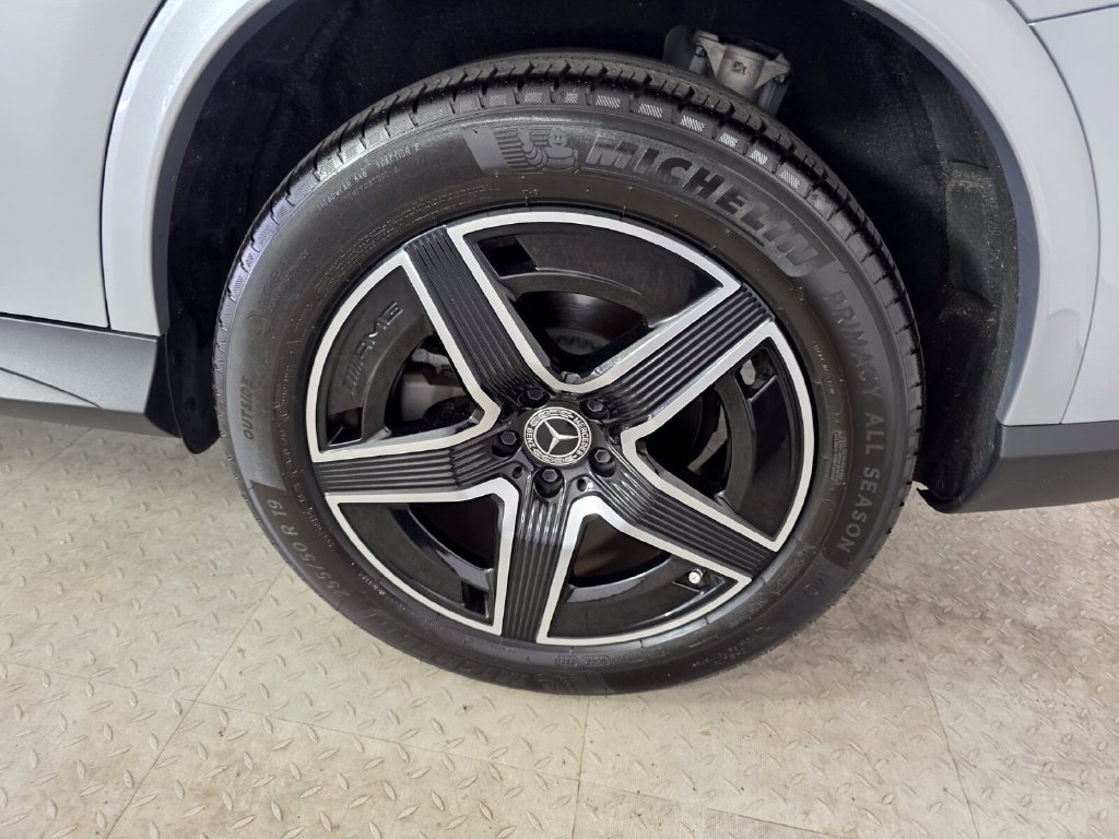 Used 2024 Silver Mercedes-Benz GLC 300 image 17