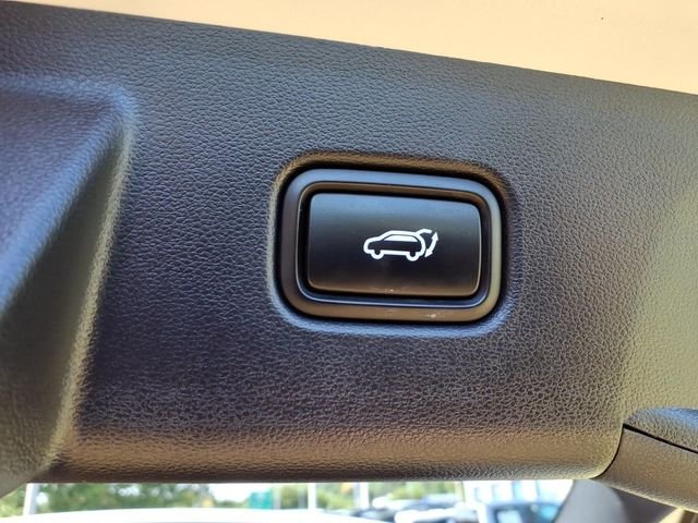Used 2022 Quartz White Hyundai SEL image 15