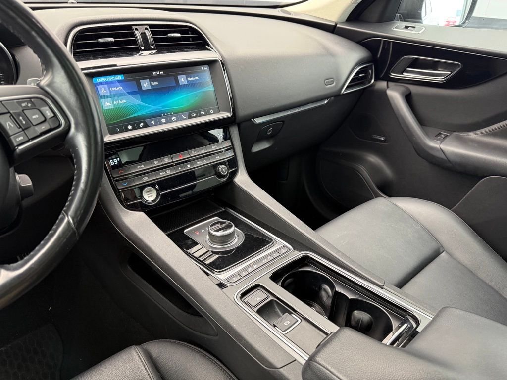 Used 2019 Silver Jaguar 25t Premium image 6