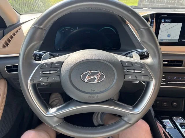 Used 2021 Hyper White Hyundai Limited image 17