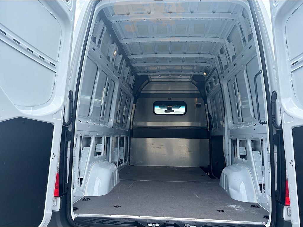 Used 2025 White Mercedes-Benz Cargo 144 WB image 34