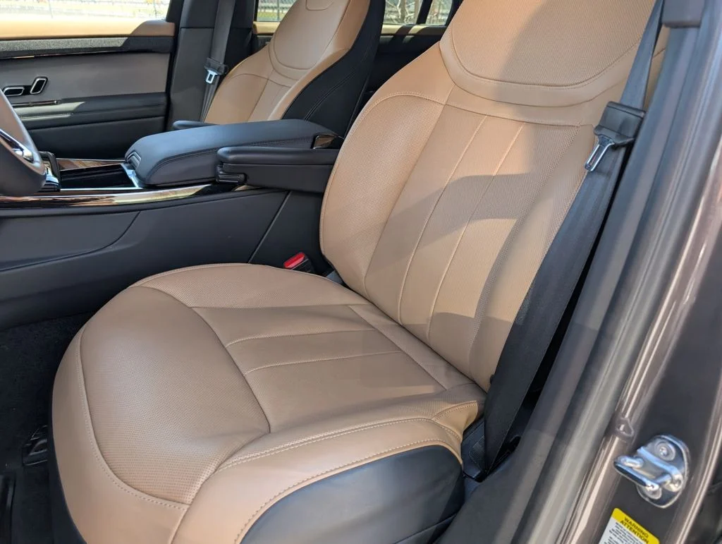 Certified Used 2025 Gray Land Rover Dynamic SE image 5