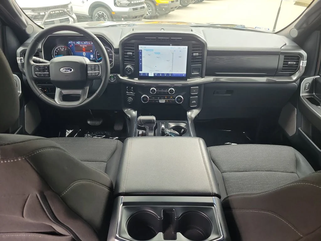 Used 2023 Black Ford XLT image 9
