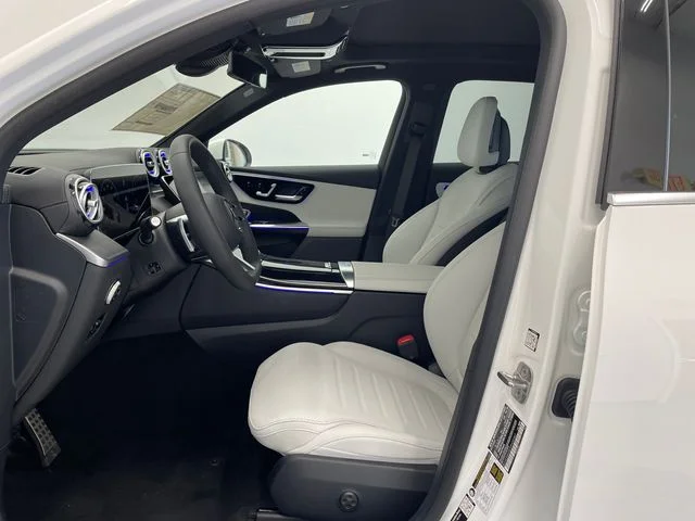 New 2027 White Mercedes-Benz GLC 300 image 19