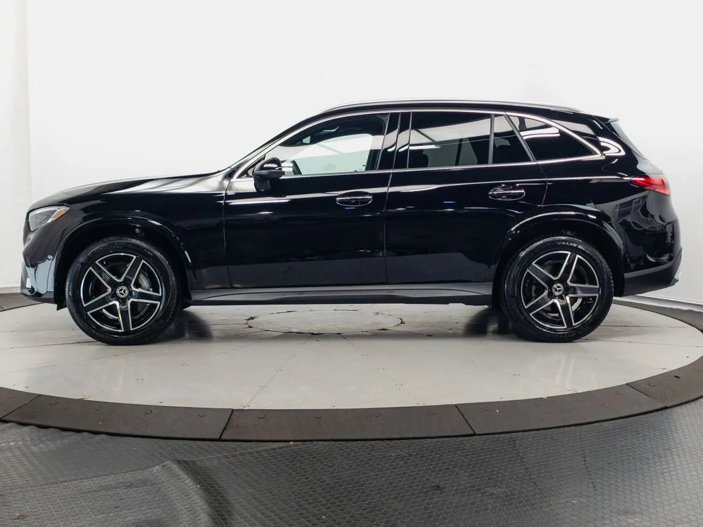 Certified Used 2026 Black Mercedes-Benz GLC 300 image 4