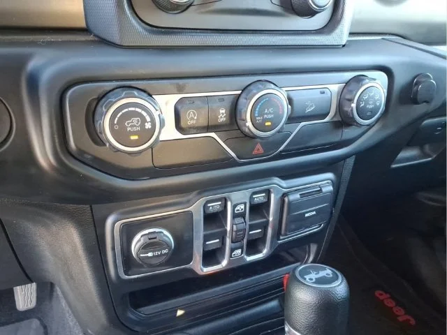 Used 2019 Teal Jeep Unlimited Sport S image 27
