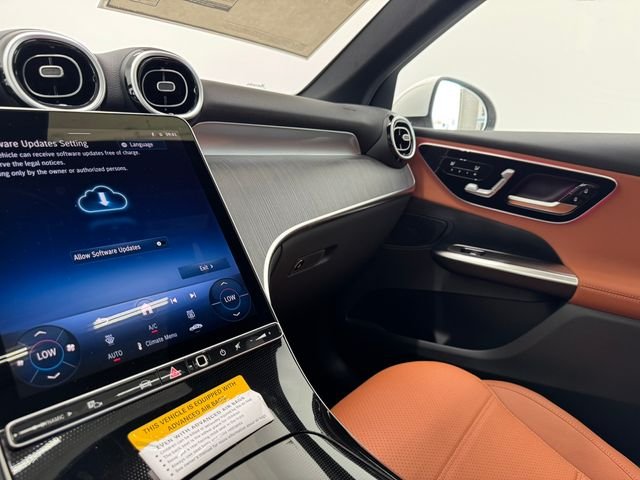 New 2026 Polar White Mercedes-Benz GLC 300 image 39