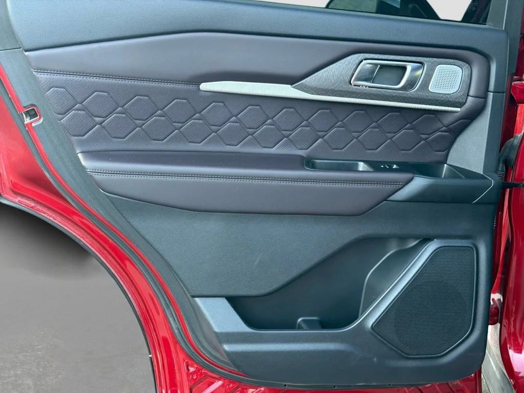 Used 2025 Rapid Red Metallic Tinted Clearcoat Ford Platinum image 13