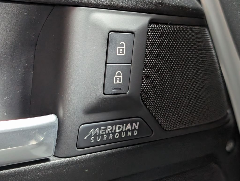 New 2026 Fuji White Land Rover V8 image 25