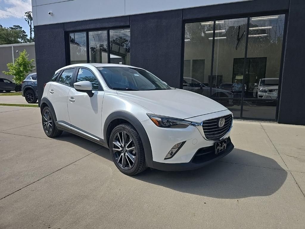 Used 2018  Mazda Grand Touring image 3