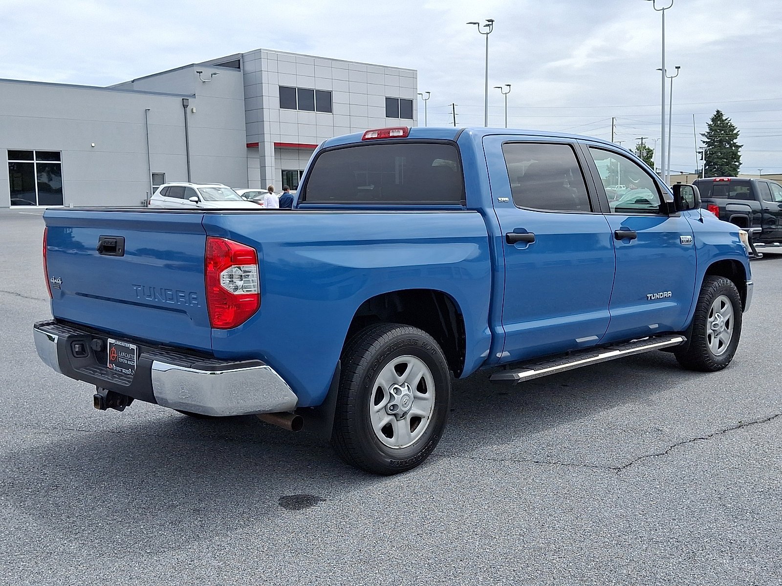 Used 2019 Cavalry Blue Toyota SR5 image 7