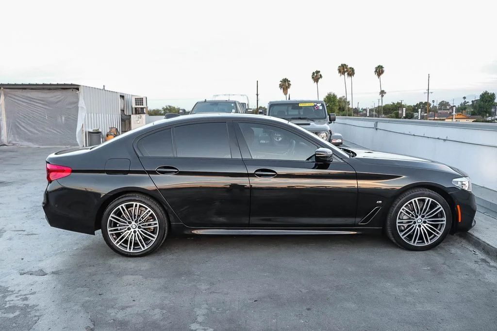 Used 2020 Black BMW 530e iPerformance image 13