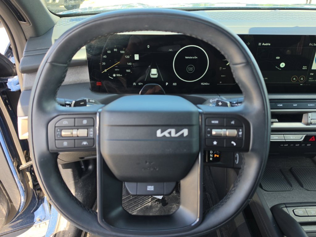 Used 2027 Black Kia SX image 19